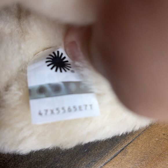 UGG Classic Mini Twist Boot - Picture 7 of 8